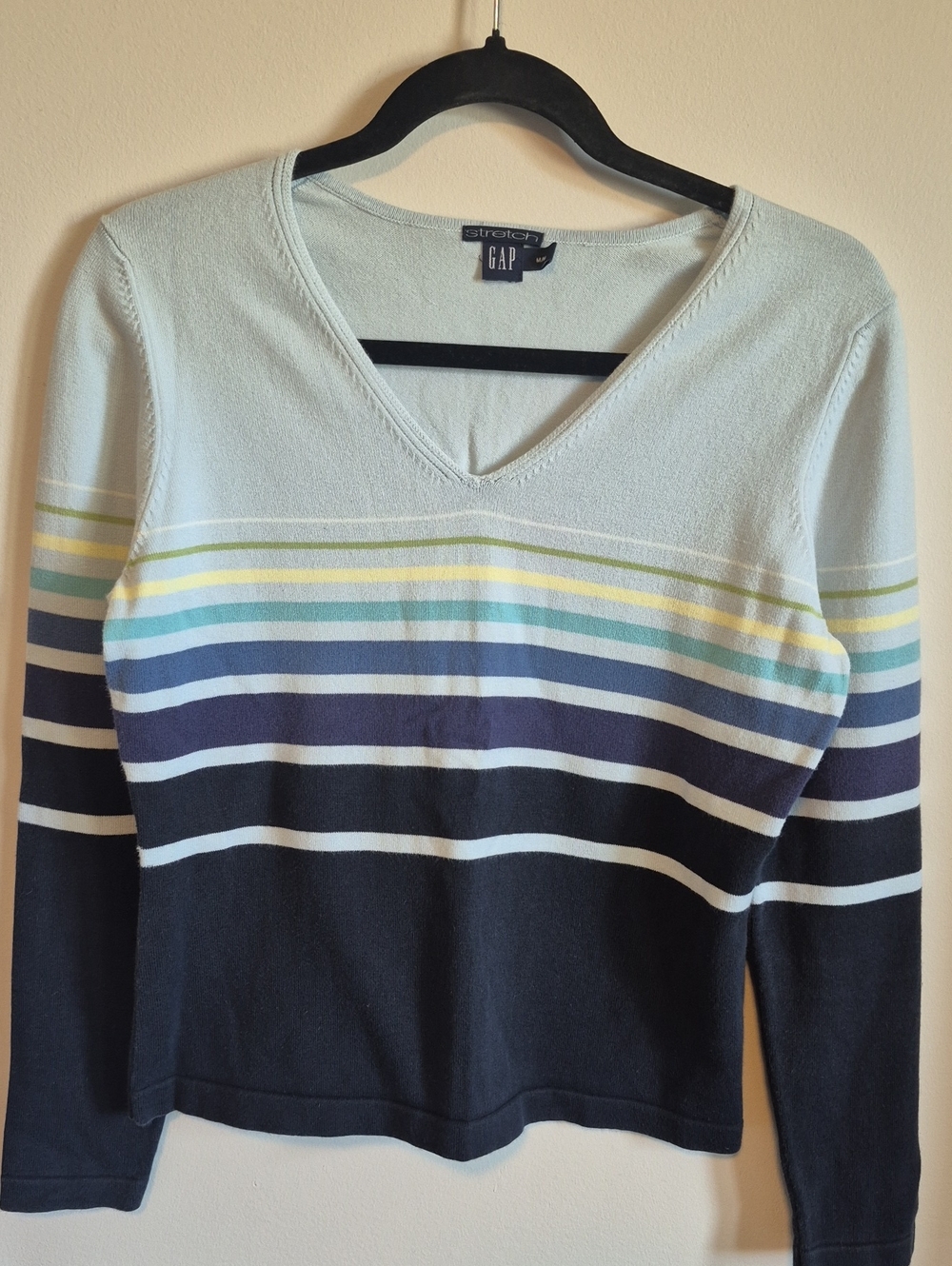 GAP Vintage Women's V-Neck Striped Sweater in Light Blue and Navy